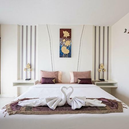 J Sweet Dream Boutique Hotel Phuket Patong Esterno foto