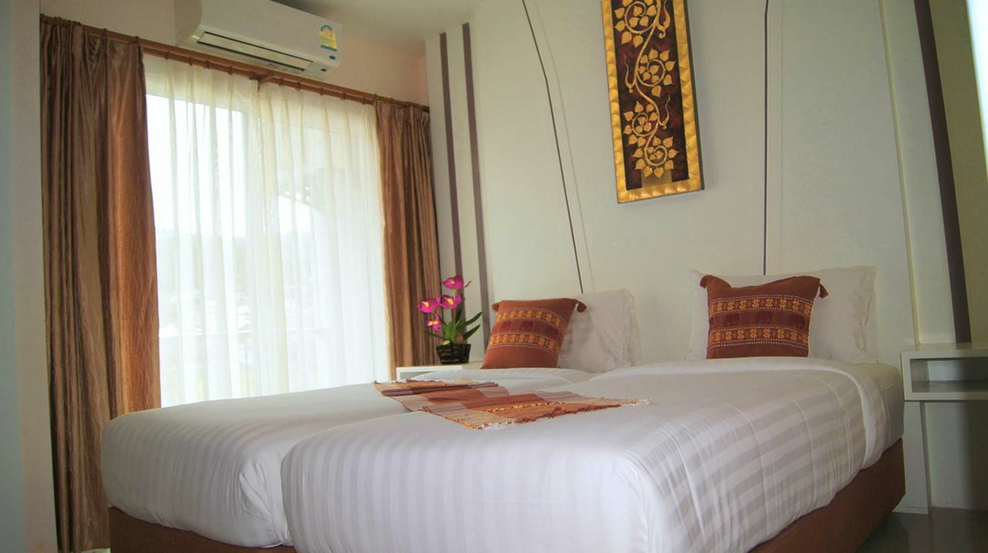 J Sweet Dream Boutique Hotel Phuket Patong Esterno foto